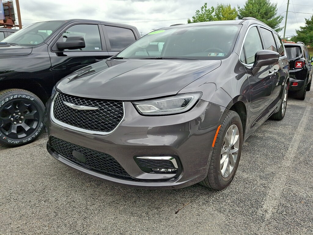 Used 2022 Chrysler Pacifica Touring L AWD Passenger Van