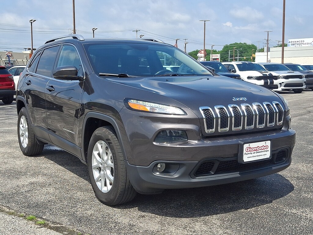 Used 2016 Jeep Cherokee Latitude Sport Utility