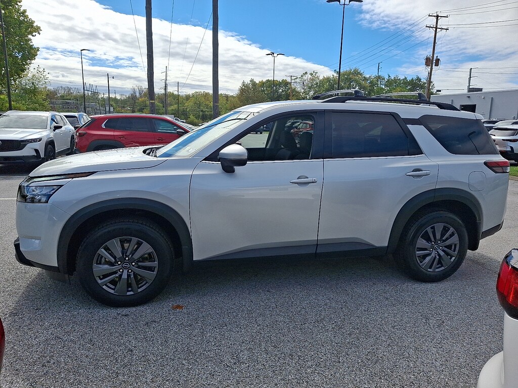 Used 2024 Nissan Pathfinder SV 4WD Sport Utility