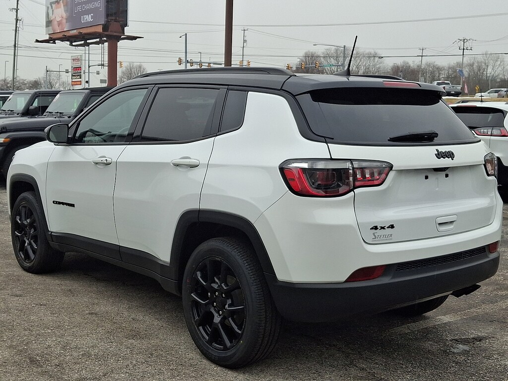 Used 2022 Jeep Compass Altitude 4x4 Sport Utility