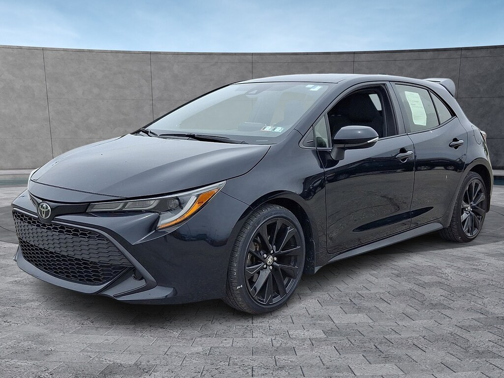 Used 2020 Toyota Corolla Hatchback SE Hatchback