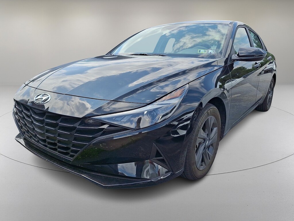 Used 2023 Hyundai Elantra SEL Sedan