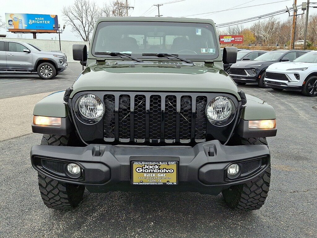 Used 2021 Jeep Gladiator Willys 4x4 Crew Cab
