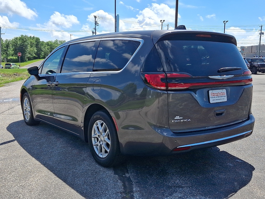 Certified 2023 Chrysler Pacifica Touring L Passenger Van