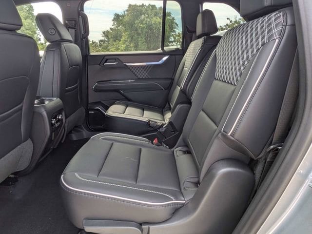 2026 GMC Acadia Denali - Photo 14