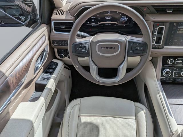 2024 GMC Yukon Denali - Photo 16