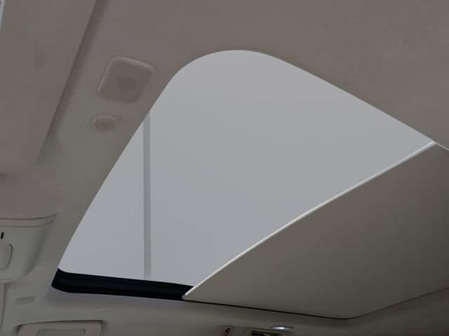 2024 GMC Yukon Denali - Photo 19