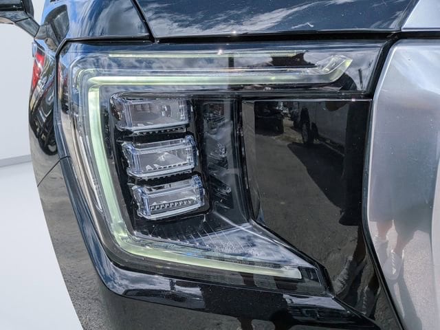 2024 GMC Yukon Denali - Photo 9