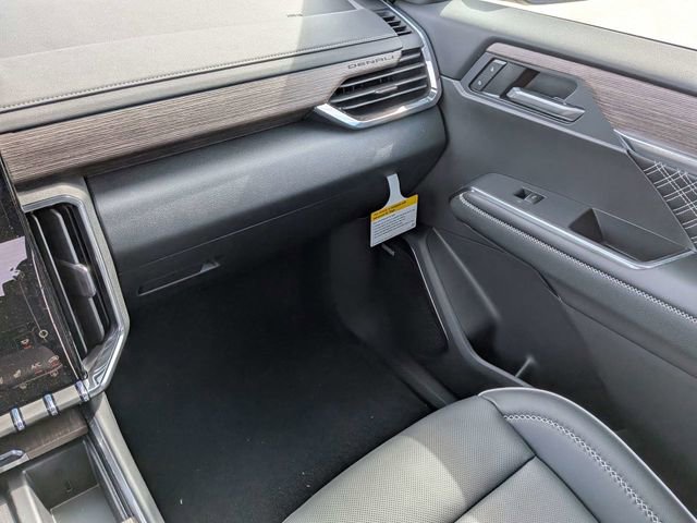 2026 GMC Acadia Denali - Photo 17