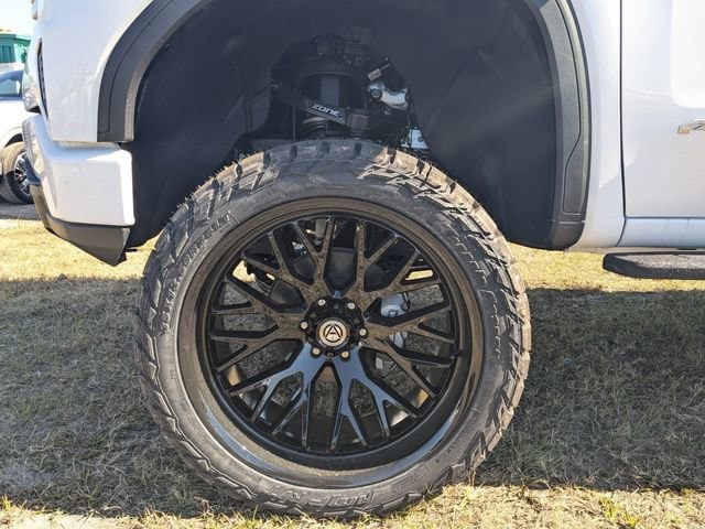 2026 GMC Sierra 1500 AT4 - Photo 10