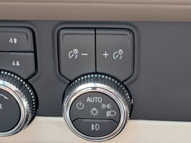 2024 GMC Yukon Denali - Photo 27