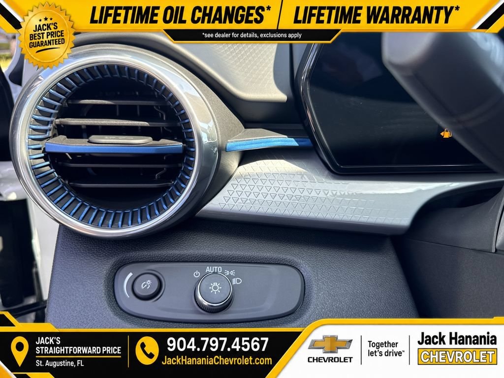 2026 Chevrolet Trax LT - Photo 18