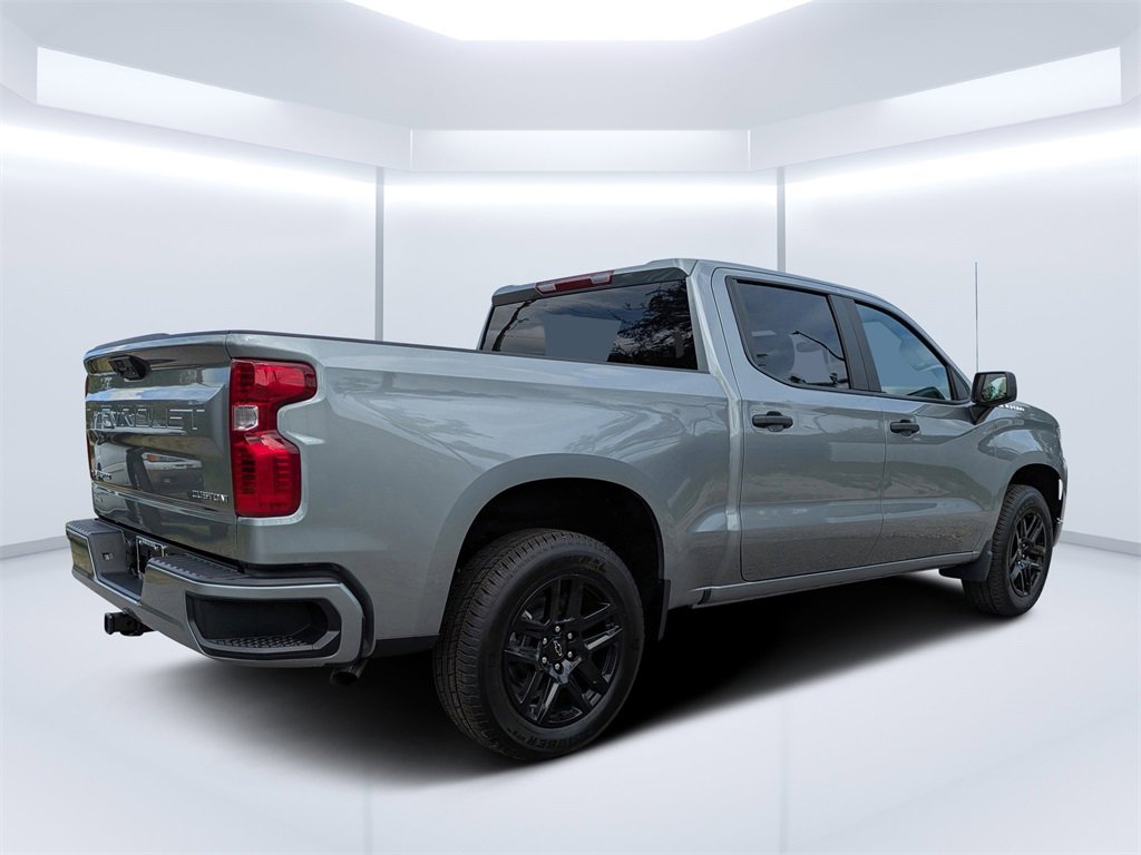 2026 Chevrolet Silverado 1500 Custom photo 2