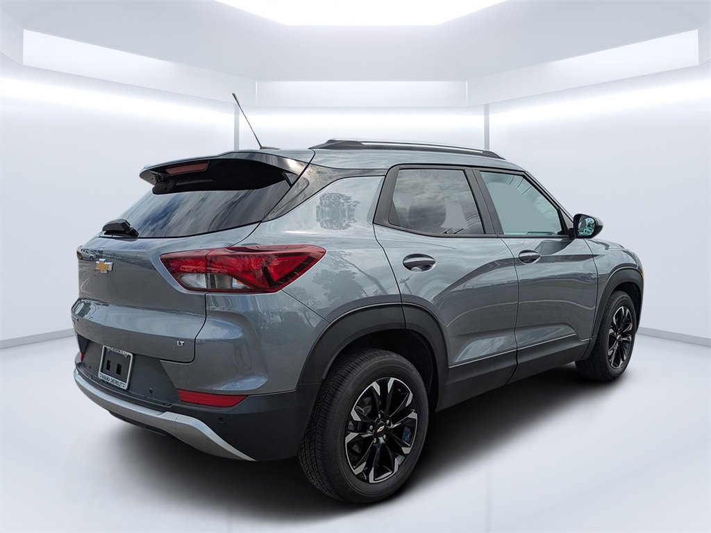 2021 Chevrolet Trailblazer LT photo 2