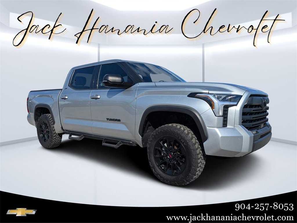 2023 Toyota Tundra SR5's photo