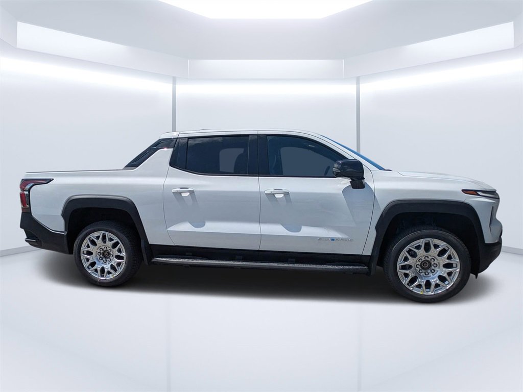 2025 Chevrolet Silverado EV LT photo 2