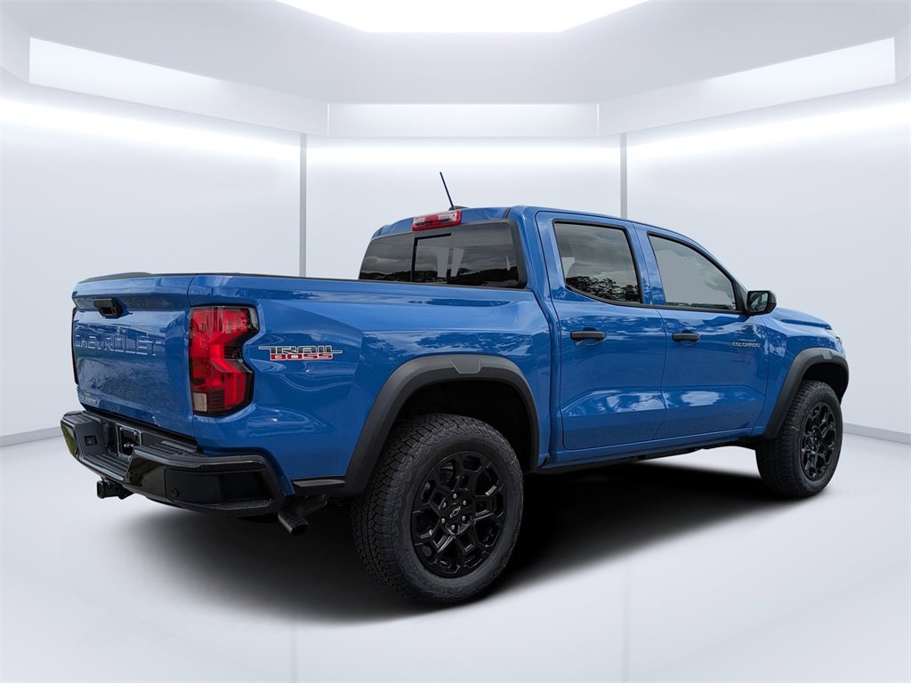 2026 Chevrolet Colorado Trail Boss photo 2