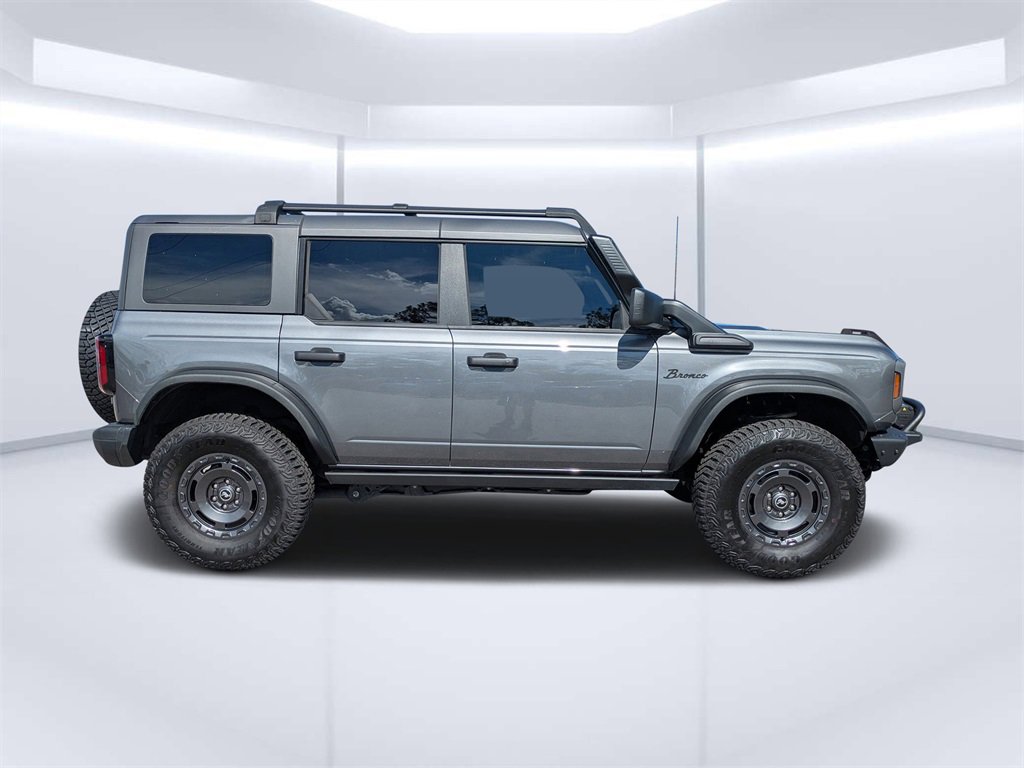 2024 Ford Bronco Everglades photo 2