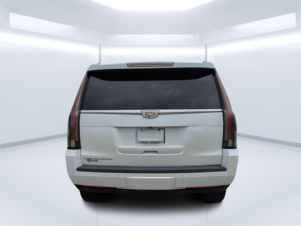2016 Cadillac Escalade Luxury photo 4