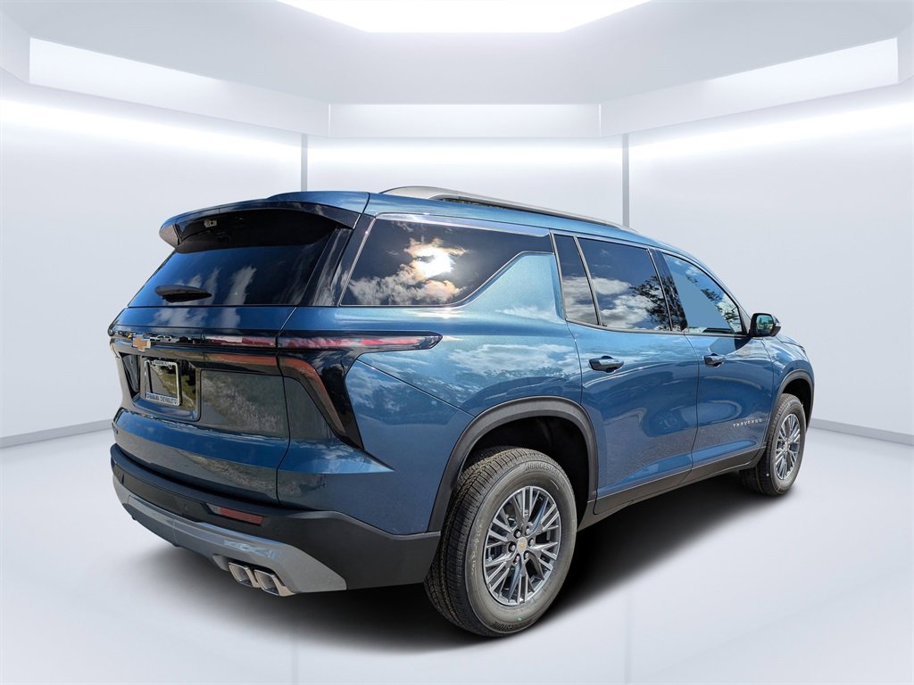 2026 Chevrolet Traverse photo 2