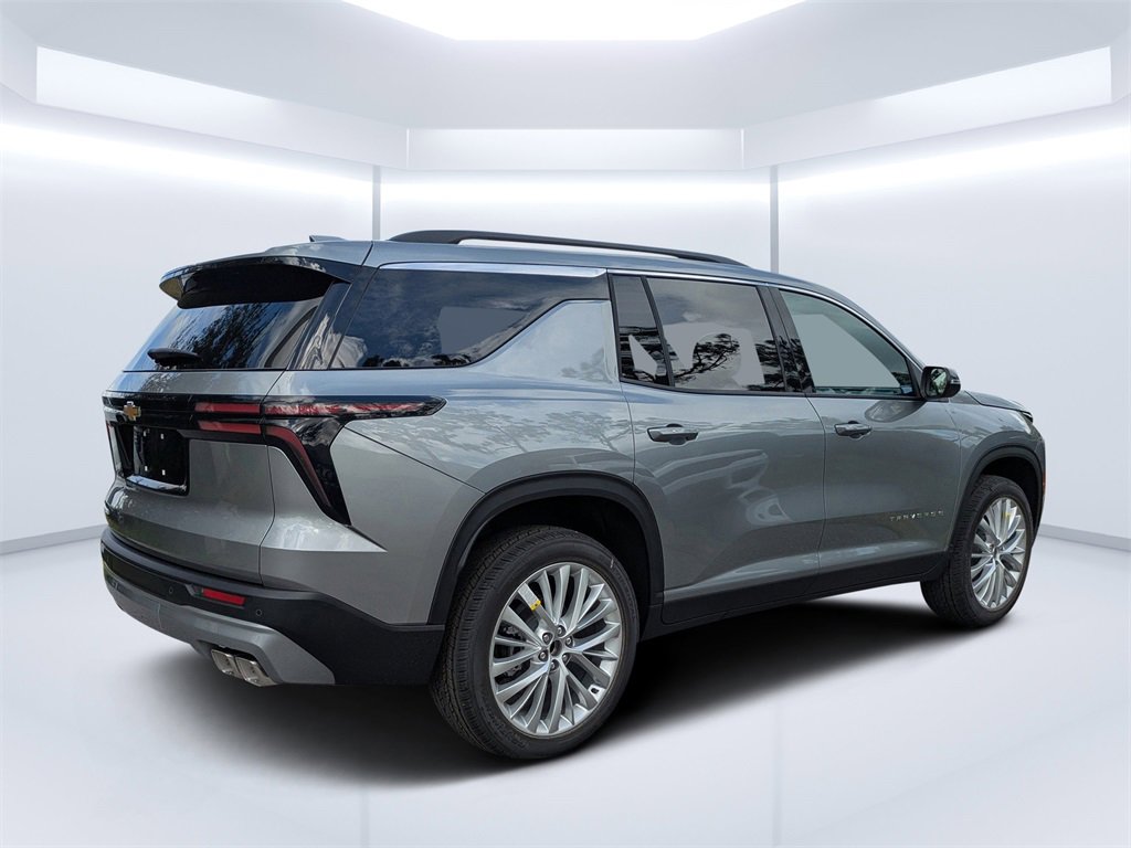 2026 Chevrolet Traverse photo 2