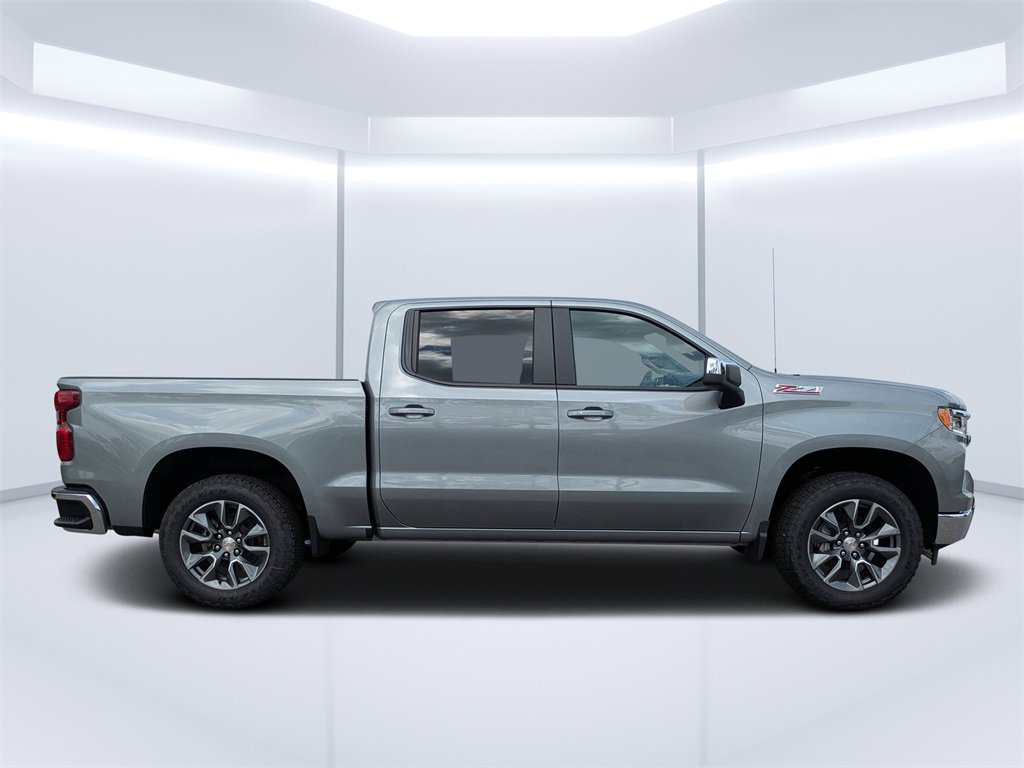 2026 Chevrolet Silverado 1500 LT photo 2