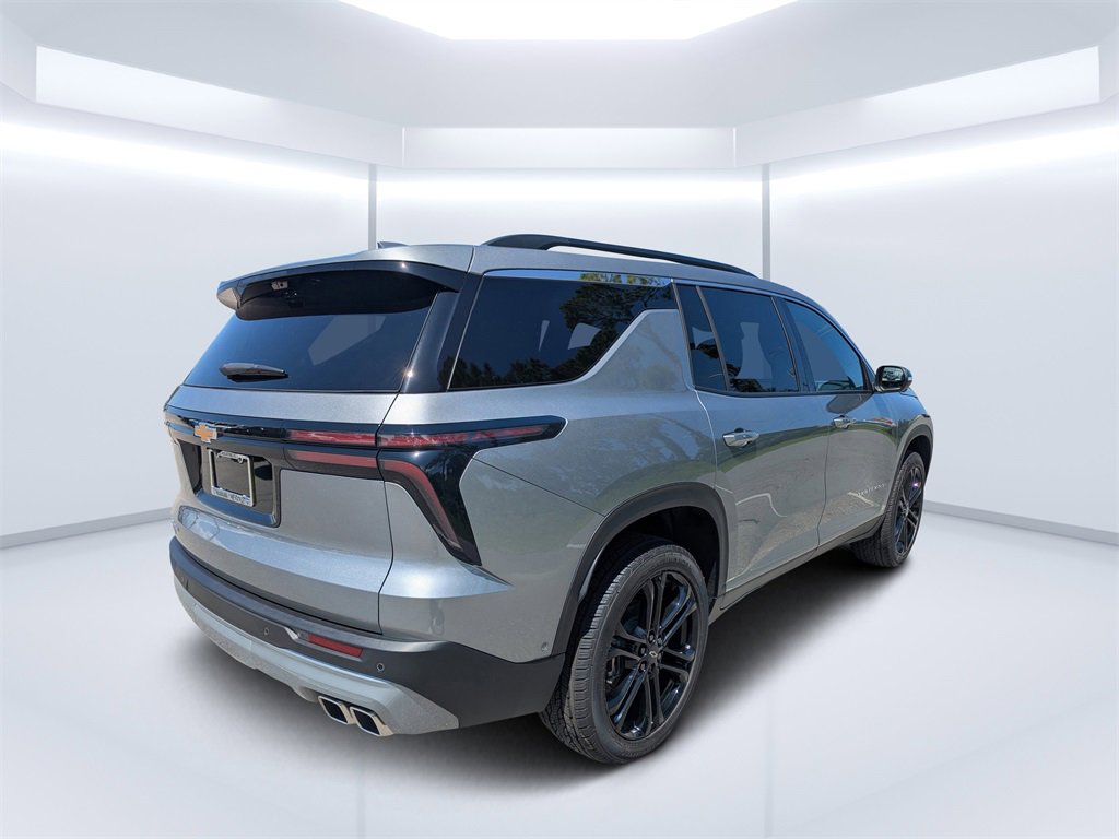 2026 Chevrolet Traverse photo 2