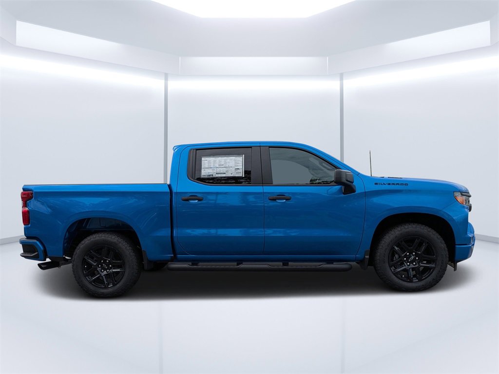 2025 Chevrolet Silverado 1500 Custom photo 2