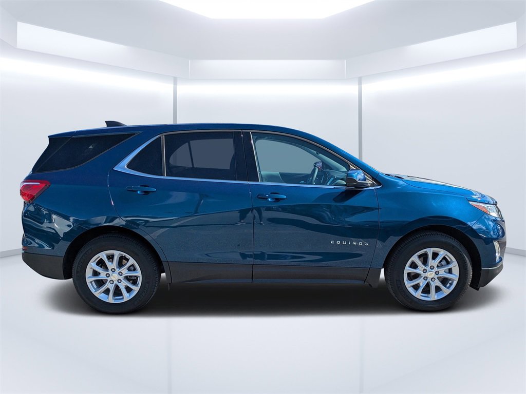 2020 Chevrolet Equinox LT photo 2