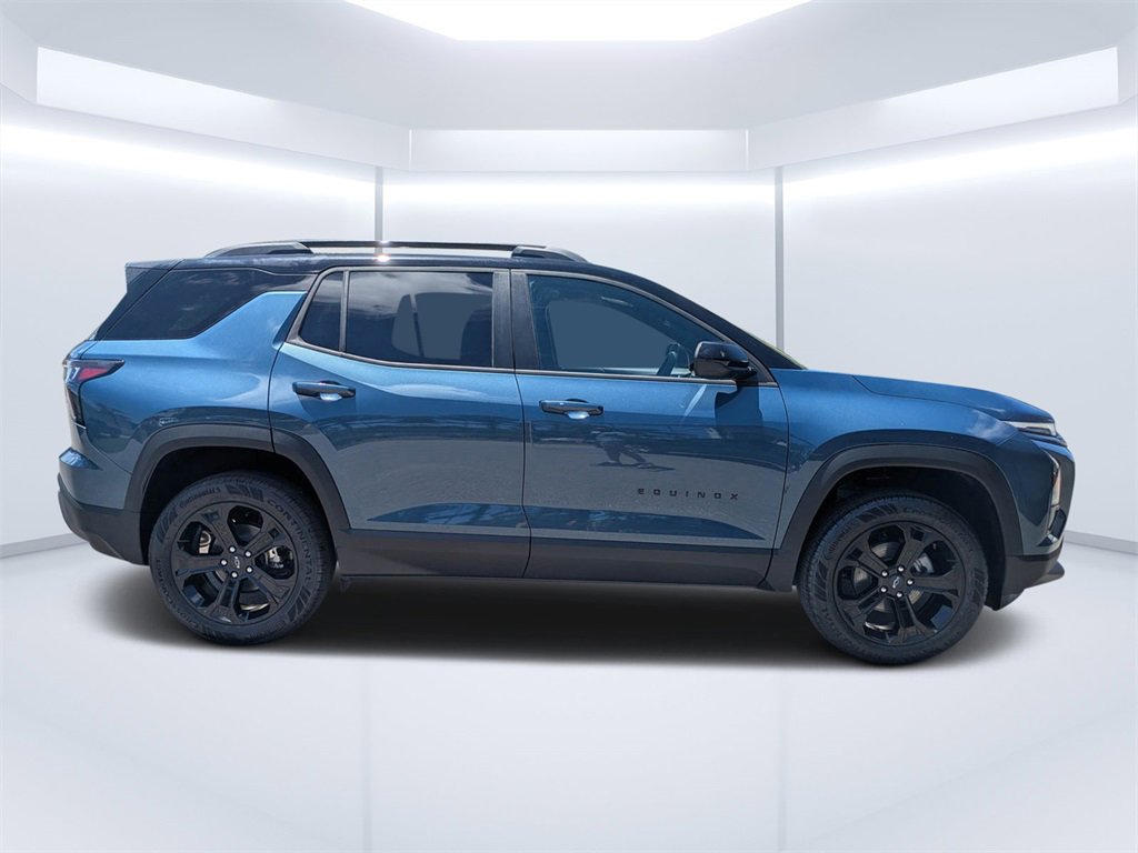 2026 Chevrolet Equinox LT photo 2