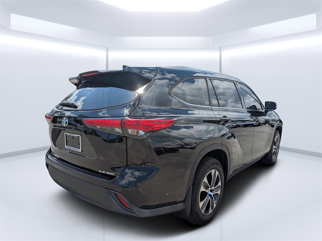 2020 Toyota Highlander XLE photo 3