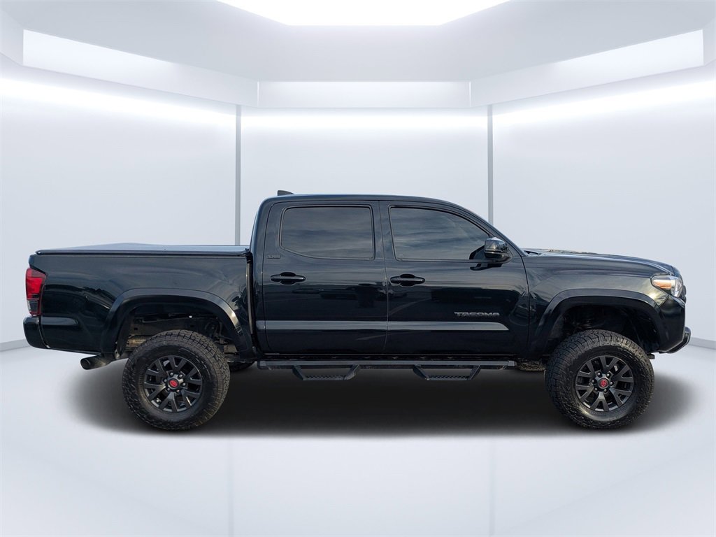 2022 Toyota Tacoma SR5 photo 2