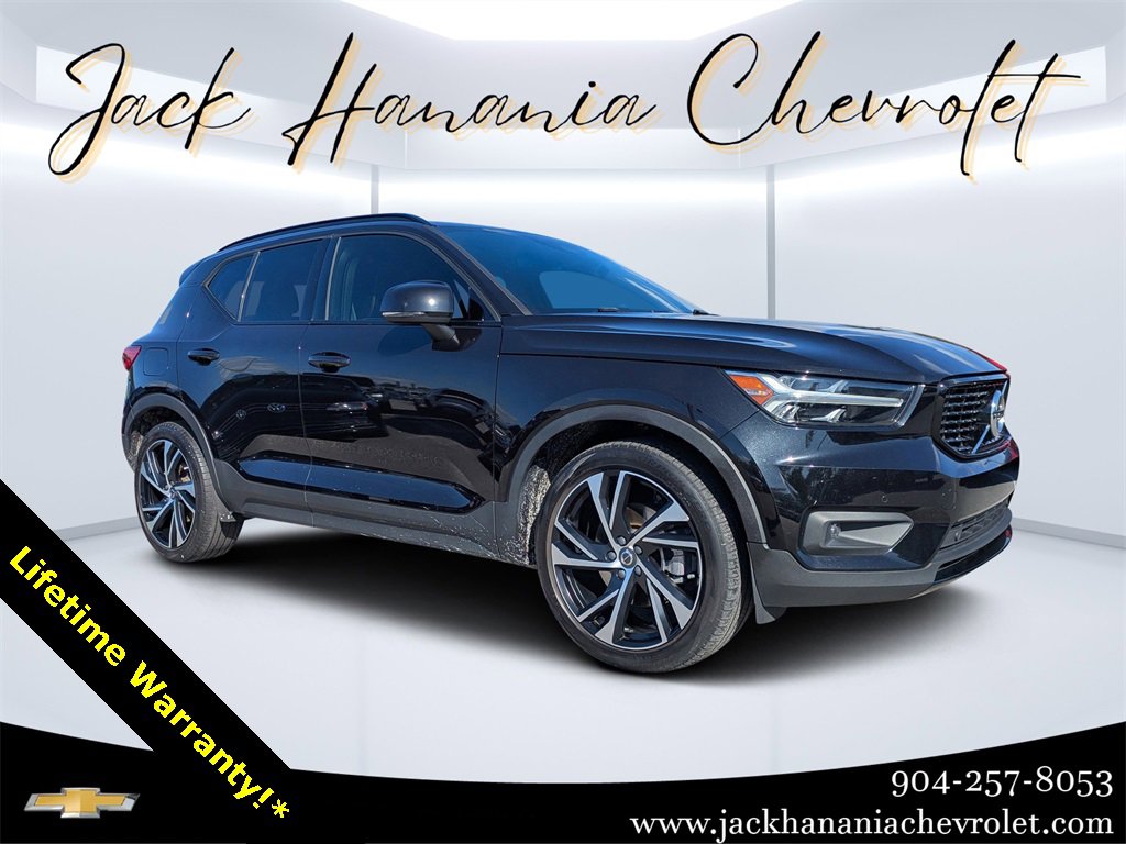 2020 Volvo XC40 R-Design's photo
