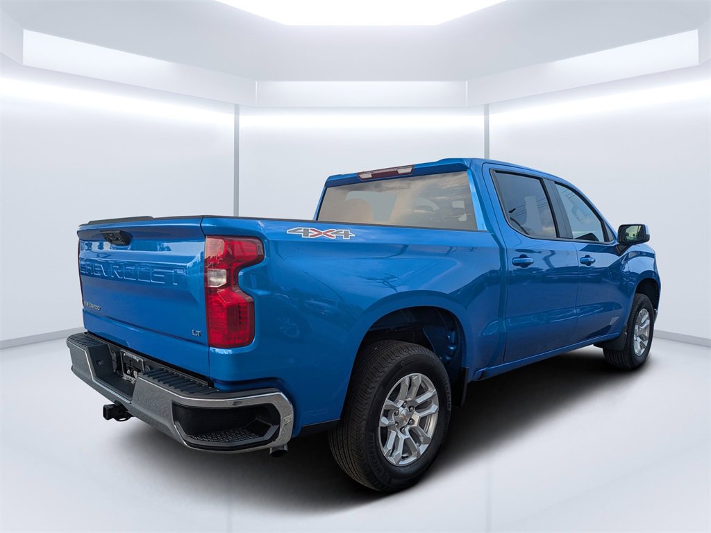 2025 Chevrolet Silverado 1500 LT photo 3