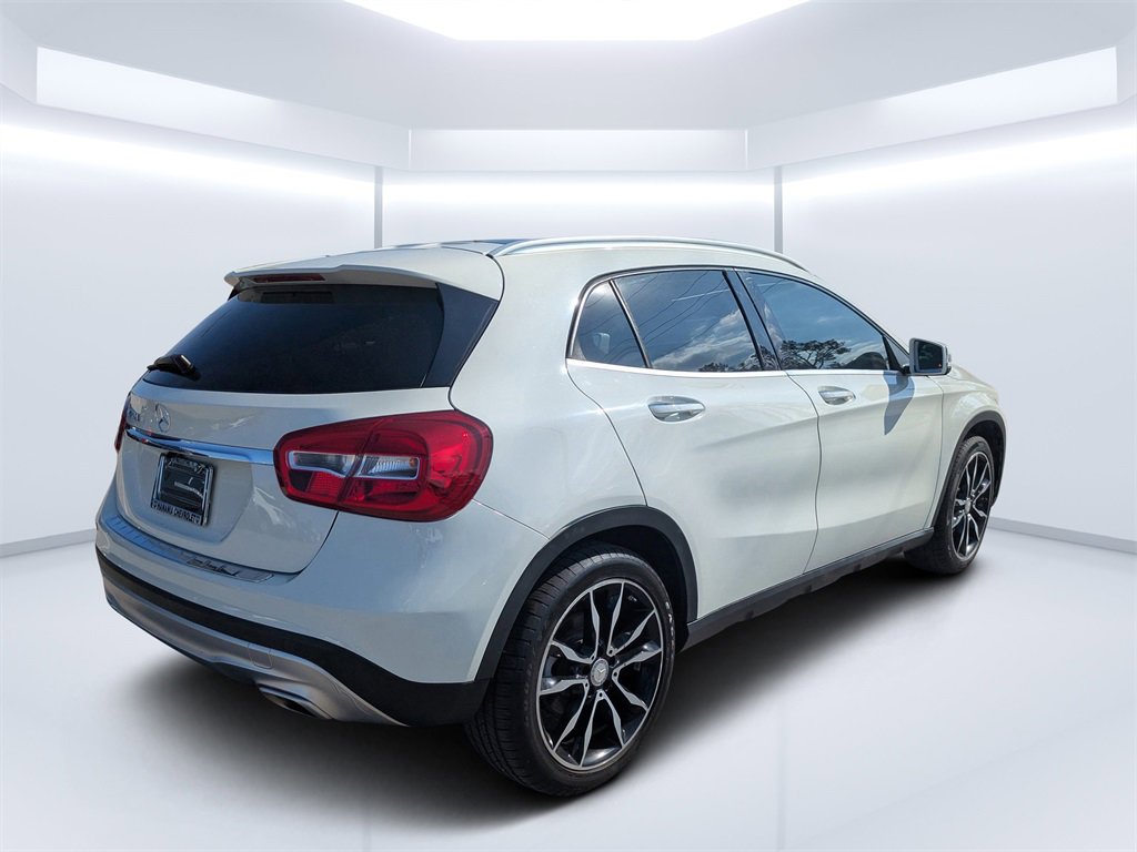 2016 Mercedes Benz GLA 250 photo 2