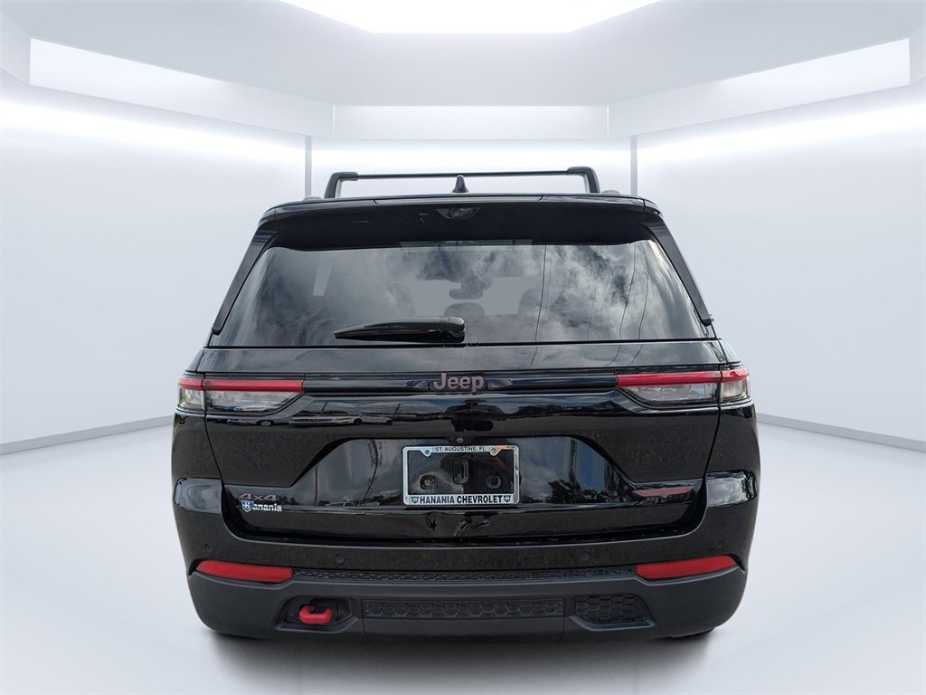 2022 Jeep Grand Cherokee Trailhawk photo 3
