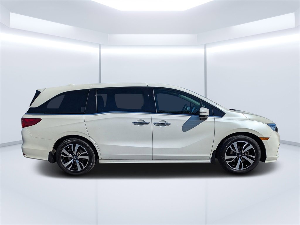 2018 Honda Odyssey Elite photo 2
