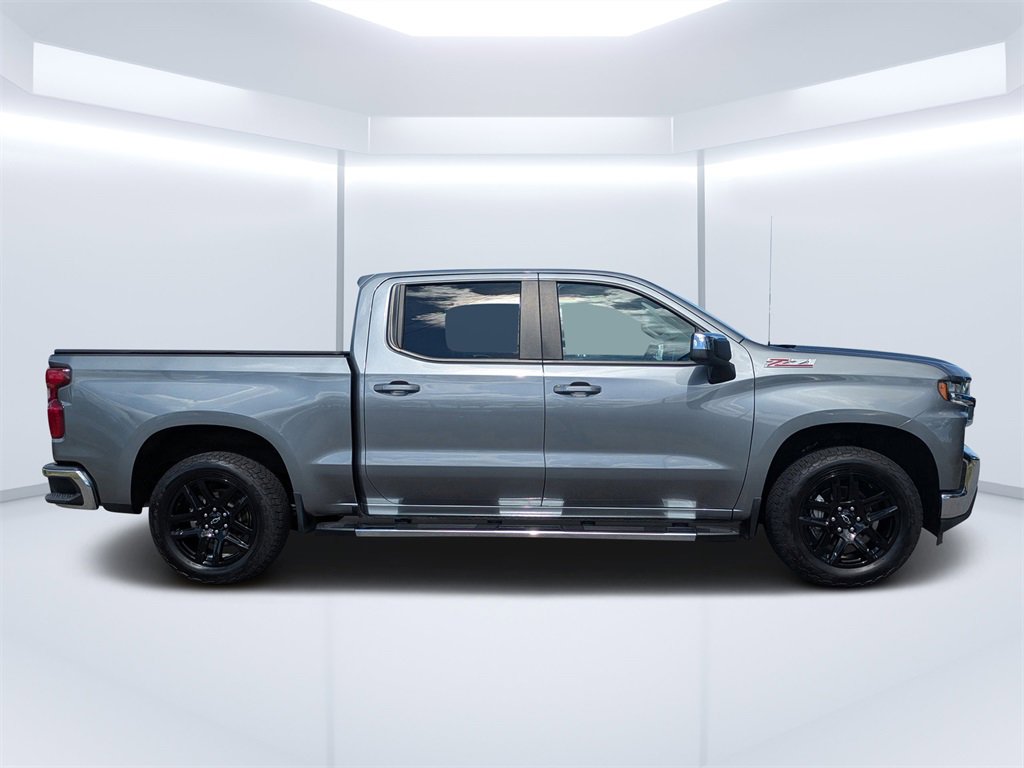 2021 Chevrolet Silverado 1500 LT photo 2