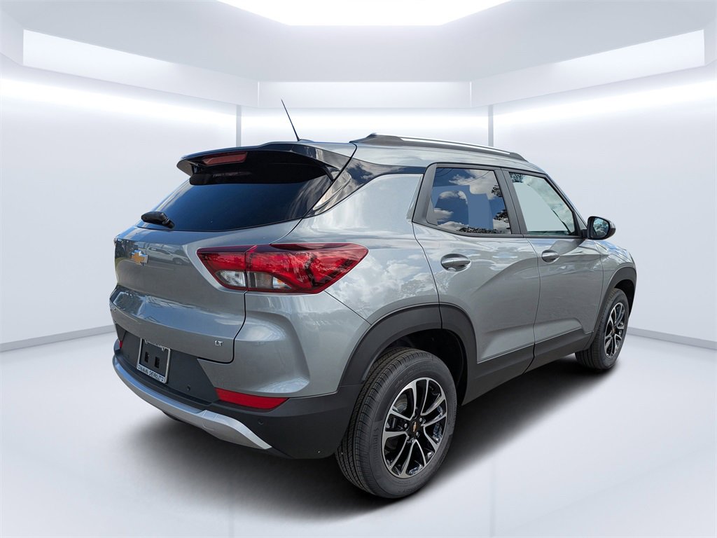 2026 Chevrolet Trailblazer LT photo 2