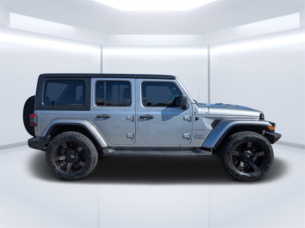 2018 Jeep Wrangler Unlimited Sahara photo 2