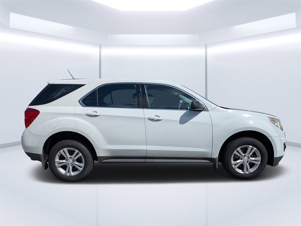 2015 Chevrolet Equinox LS photo 2