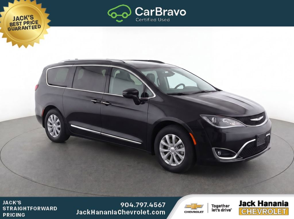 2019 Chrysler Pacifica Touring L's photo