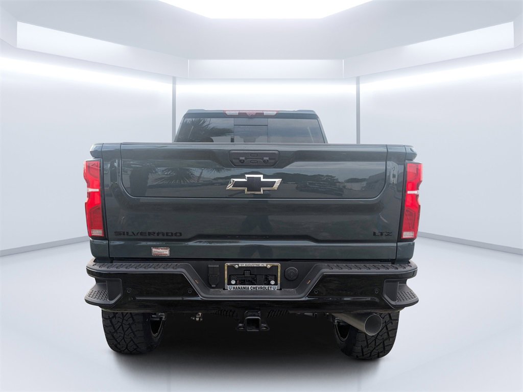 2025 Chevrolet Silverado 2500HD LTZ photo 4