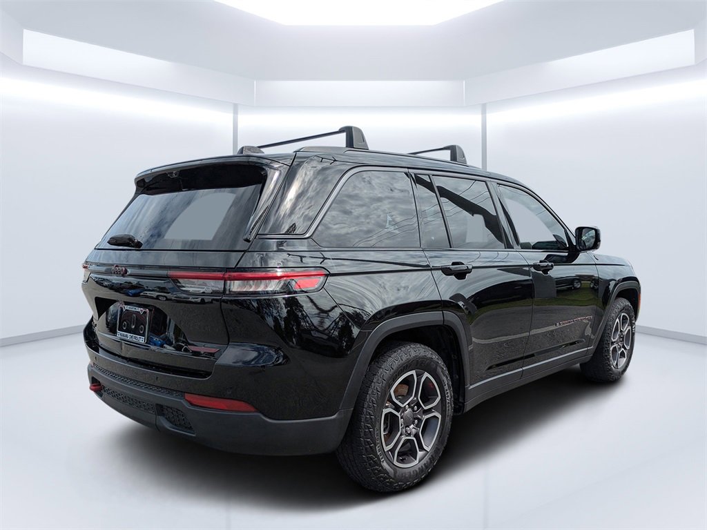 2022 Jeep Grand Cherokee Trailhawk photo 2