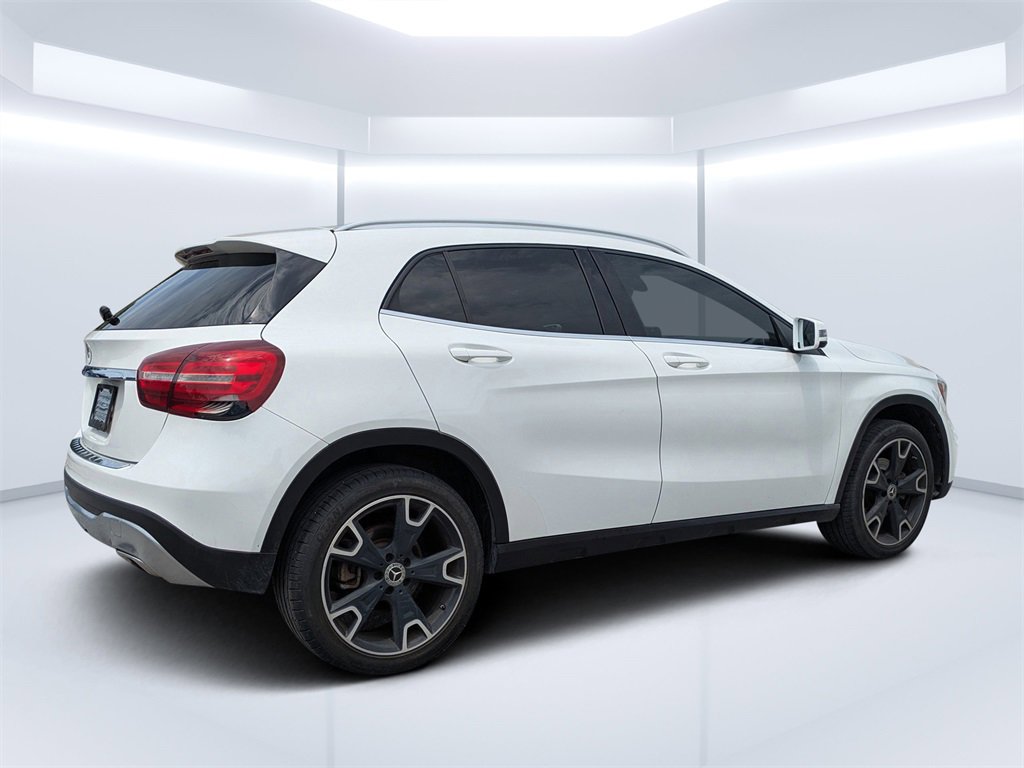 2020 Mercedes Benz GLA 250 photo 2