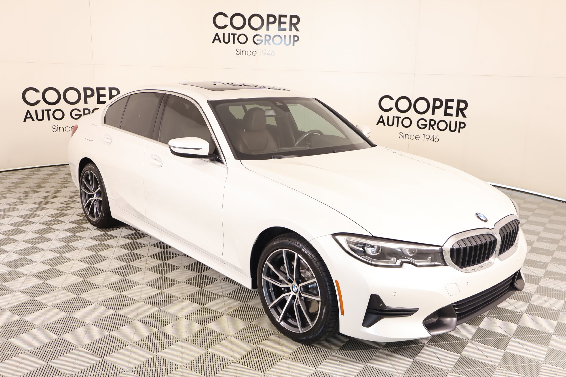  BMW 330i