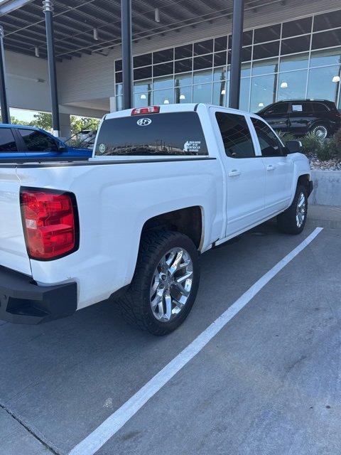 2018 Chevrolet Silverado 1500 LT photo 4