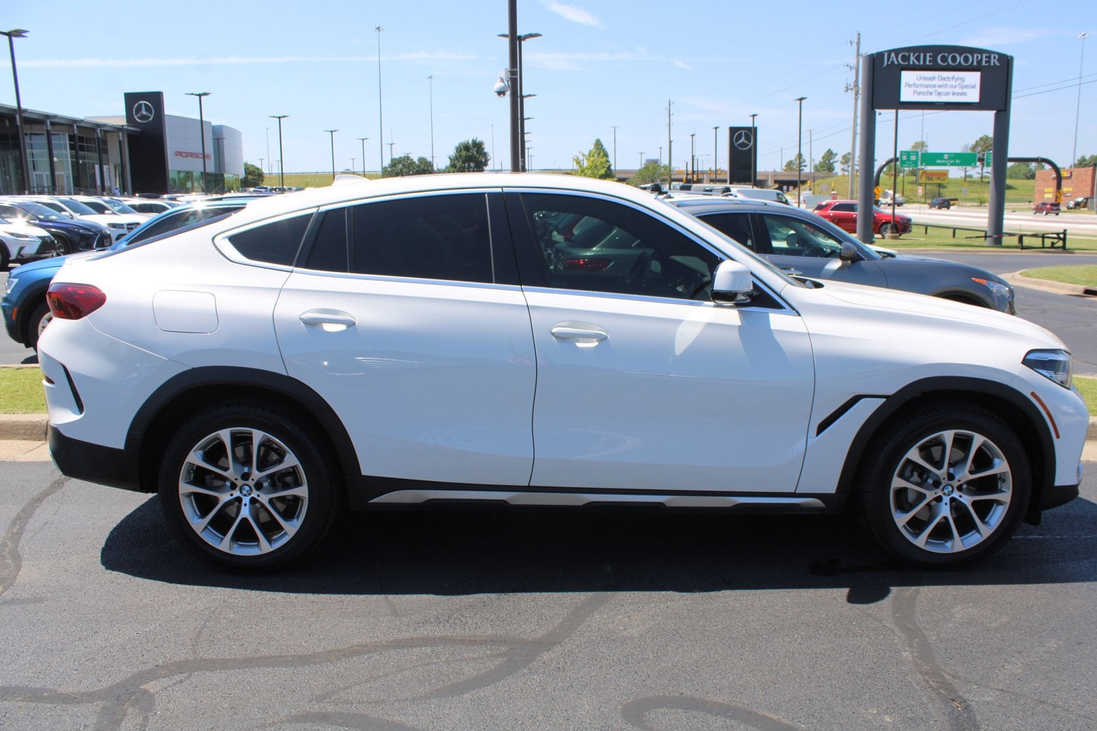 Used 2021 BMW X6 40i with VIN 5UXCY6C08M9H31380 for sale in Tulsa, OK