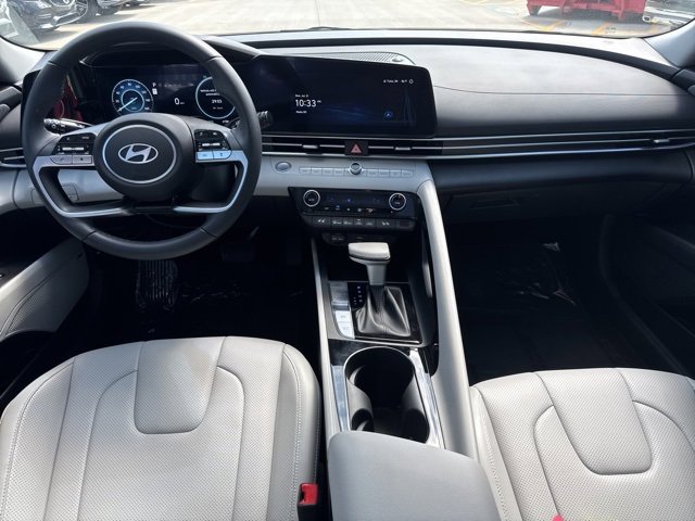 2024 Hyundai Elantra Hybrid Limited photo 4