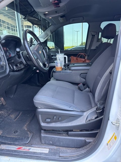 2018 Chevrolet Silverado 1500 LT photo 3
